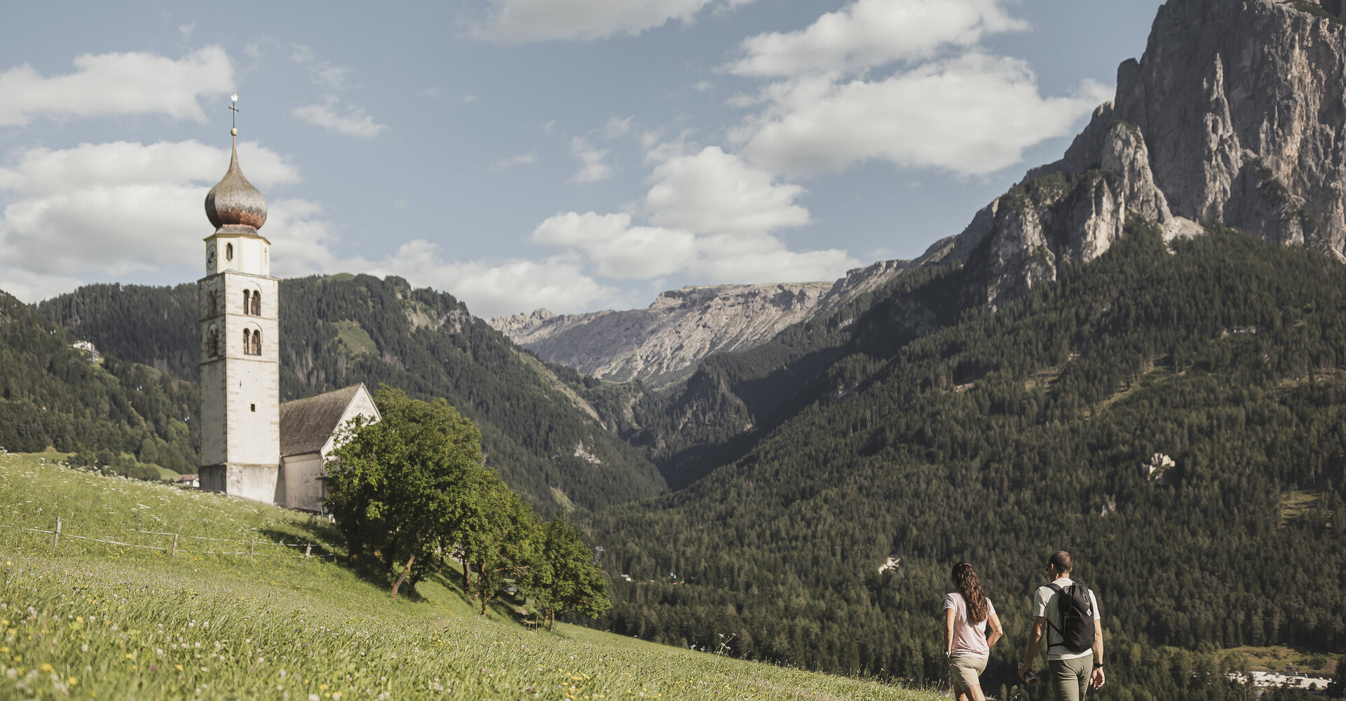 Wandern zur St. Valentinskirche in Seis am Schlern – Hotel Enzian
