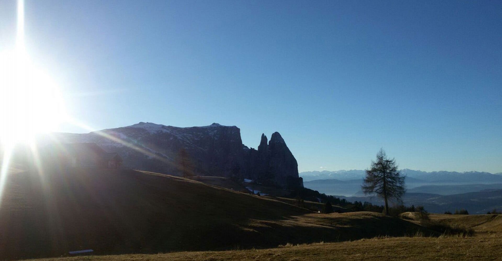 Schlern-Massiv bei Seis am Schlern – Wahrzeichen Südtirols und Teil des UNESCO-Weltnaturerbes Dolomiten
